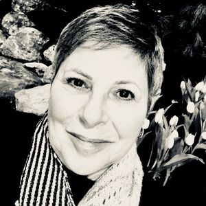 Meet your Posher, Debbie